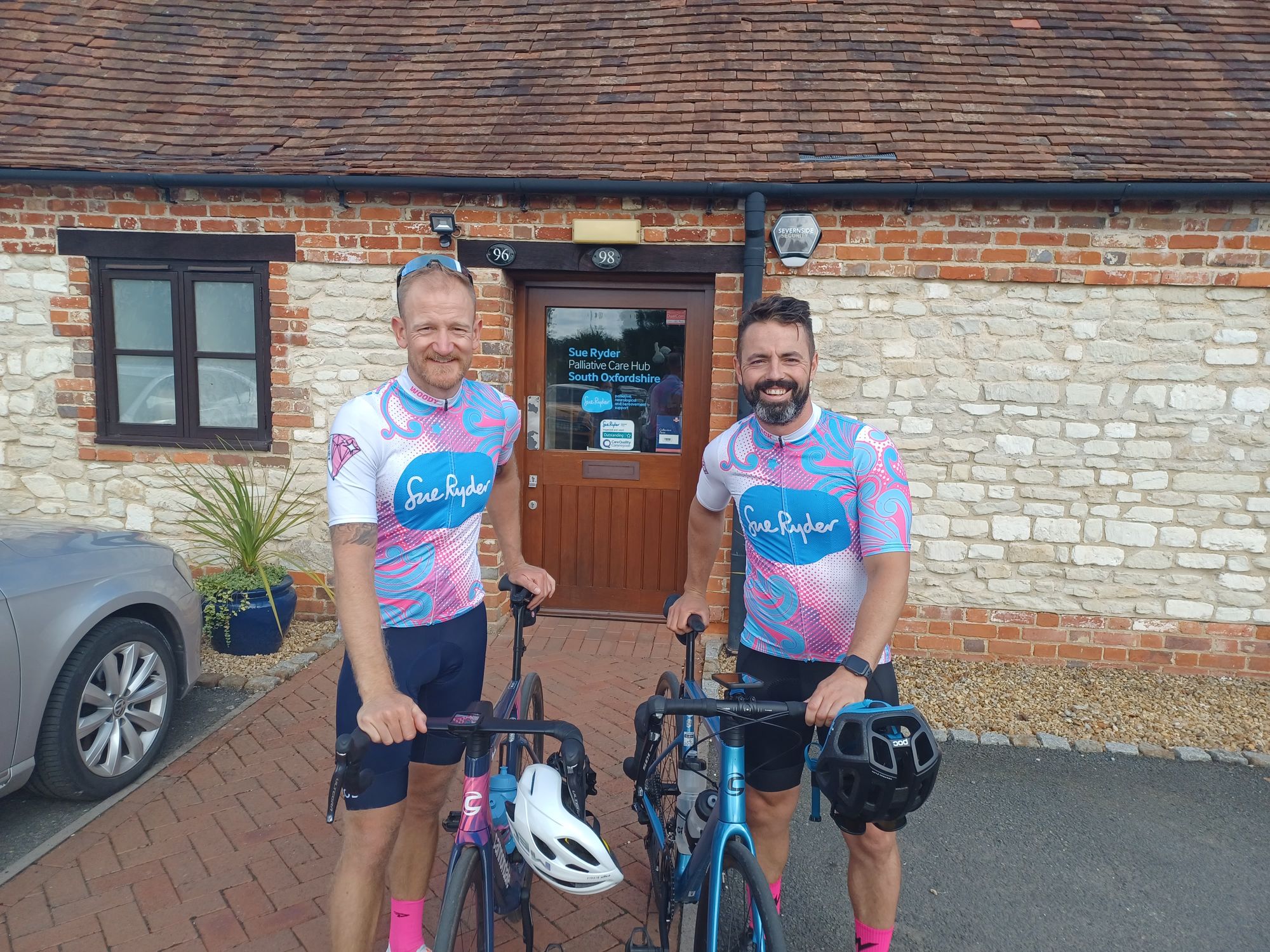 Chester man completes three-day bike ride from Blackburn to Benson for Sue Ryder