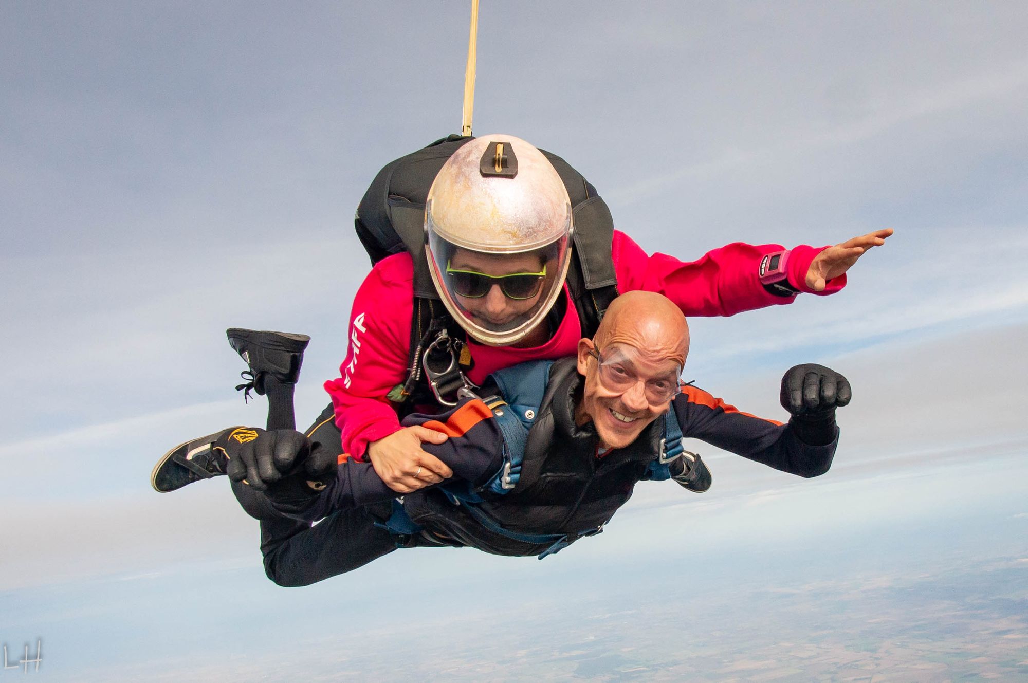 Newark company does tandem skydive for bereaved children