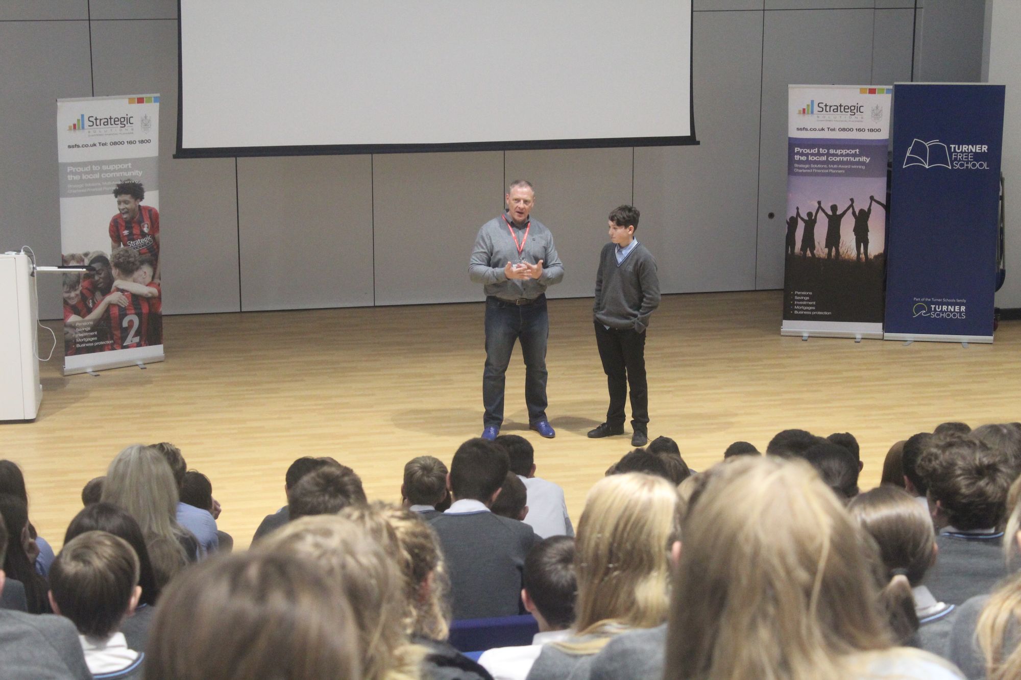 Folkestone students meet world record memory man