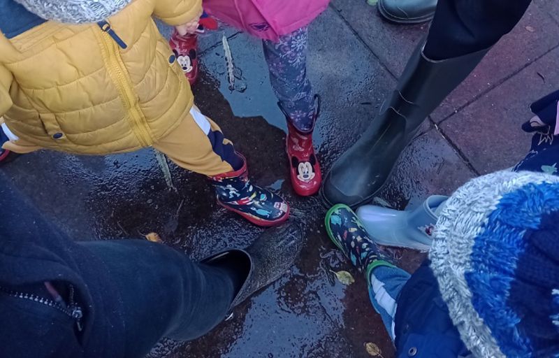 Glasgow nursery's 'welly walks' support cot death trust