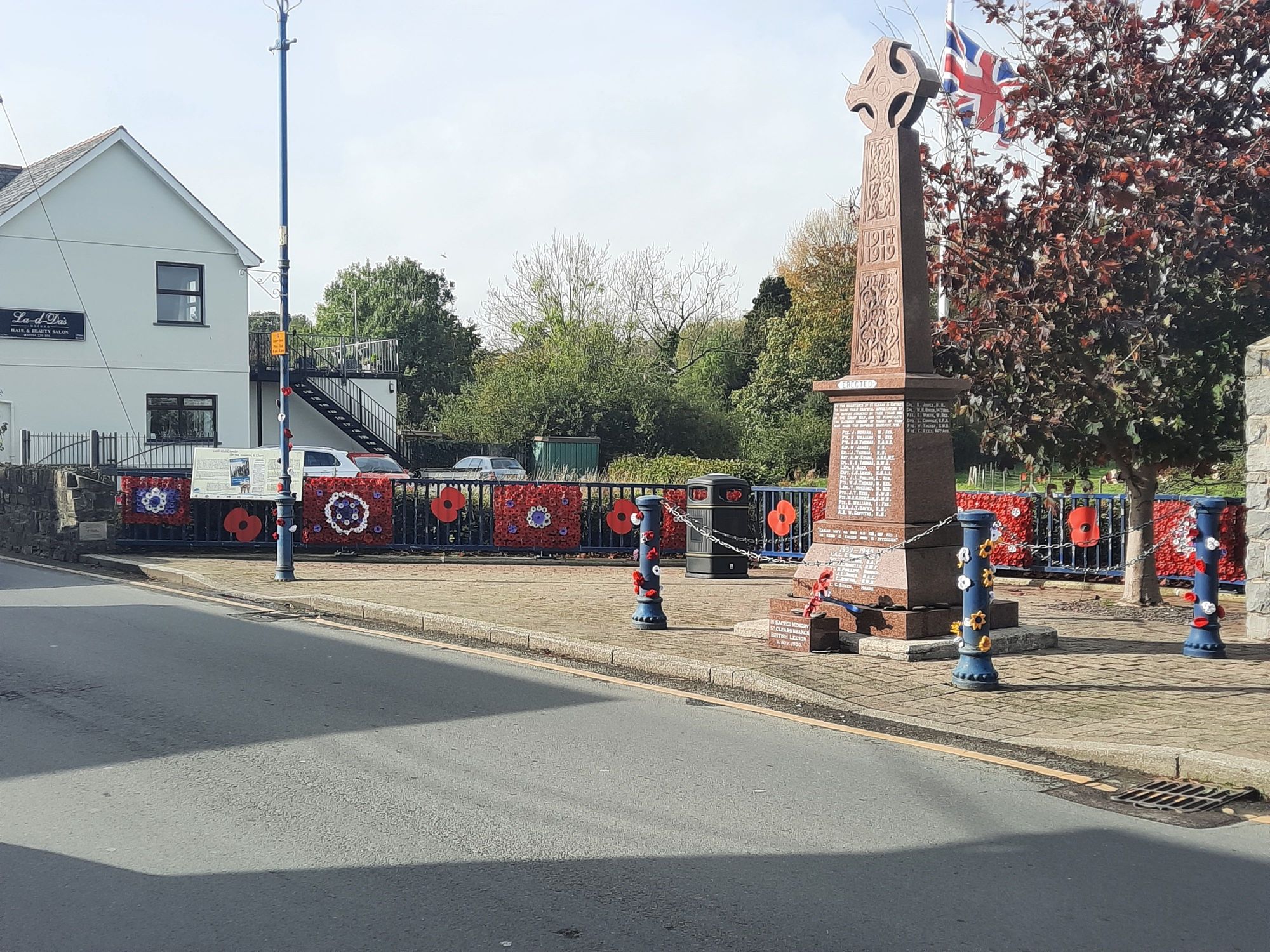 St Clears covered in colourful poppies ahead of Remembrance Day