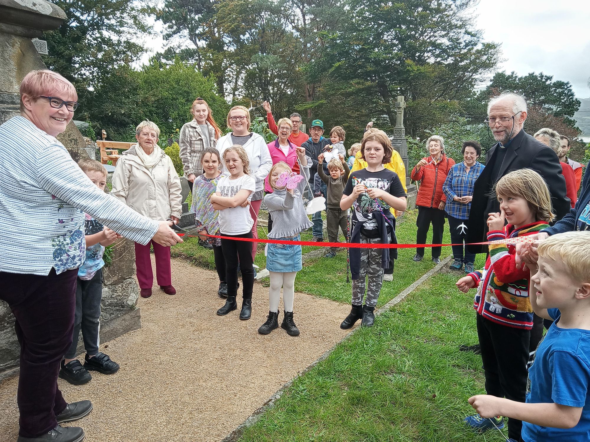Covid-19 memorial garden opens in Penrhyndeudraeth