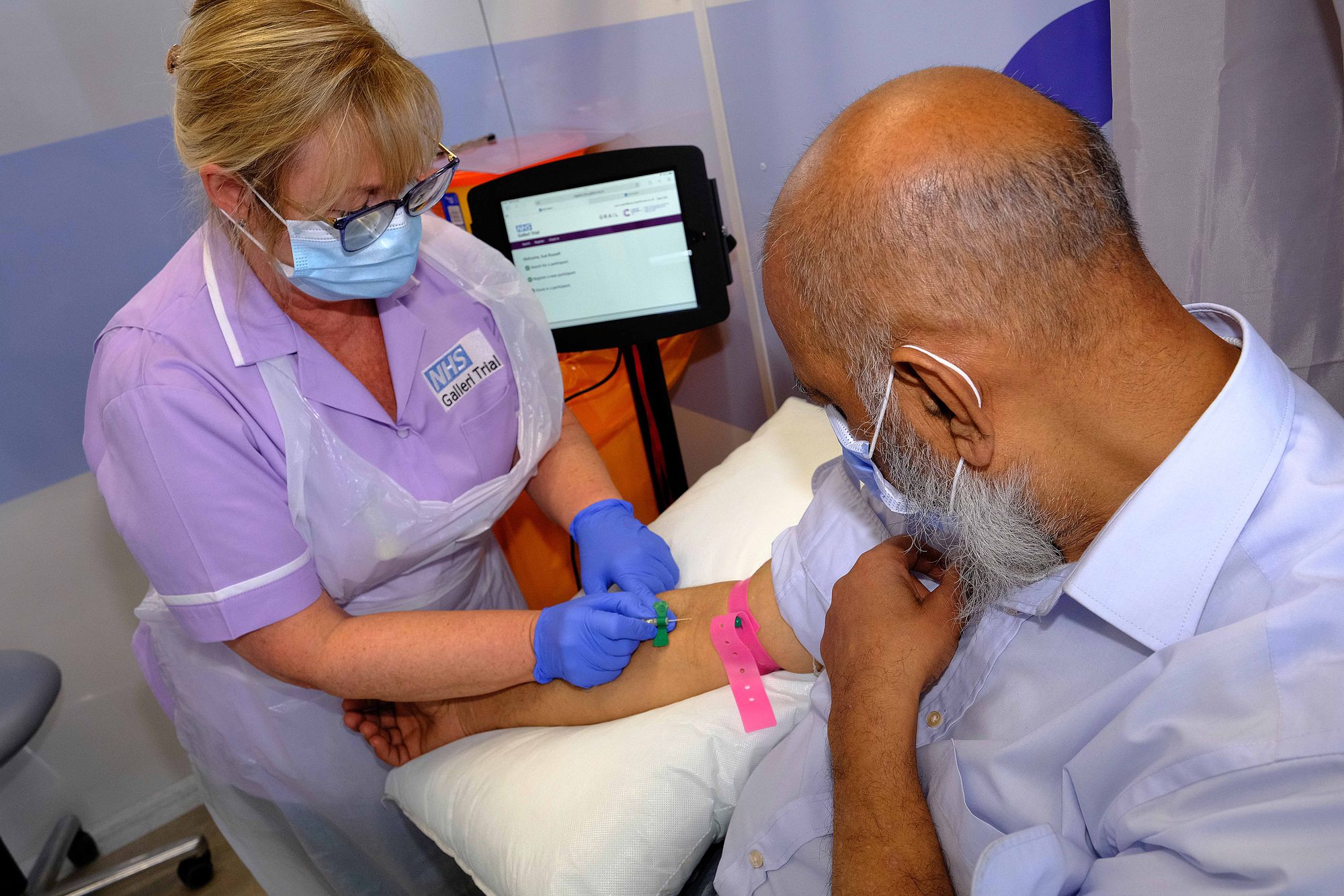 Widnes volunteers push frontiers of medicine in early cancer detection study