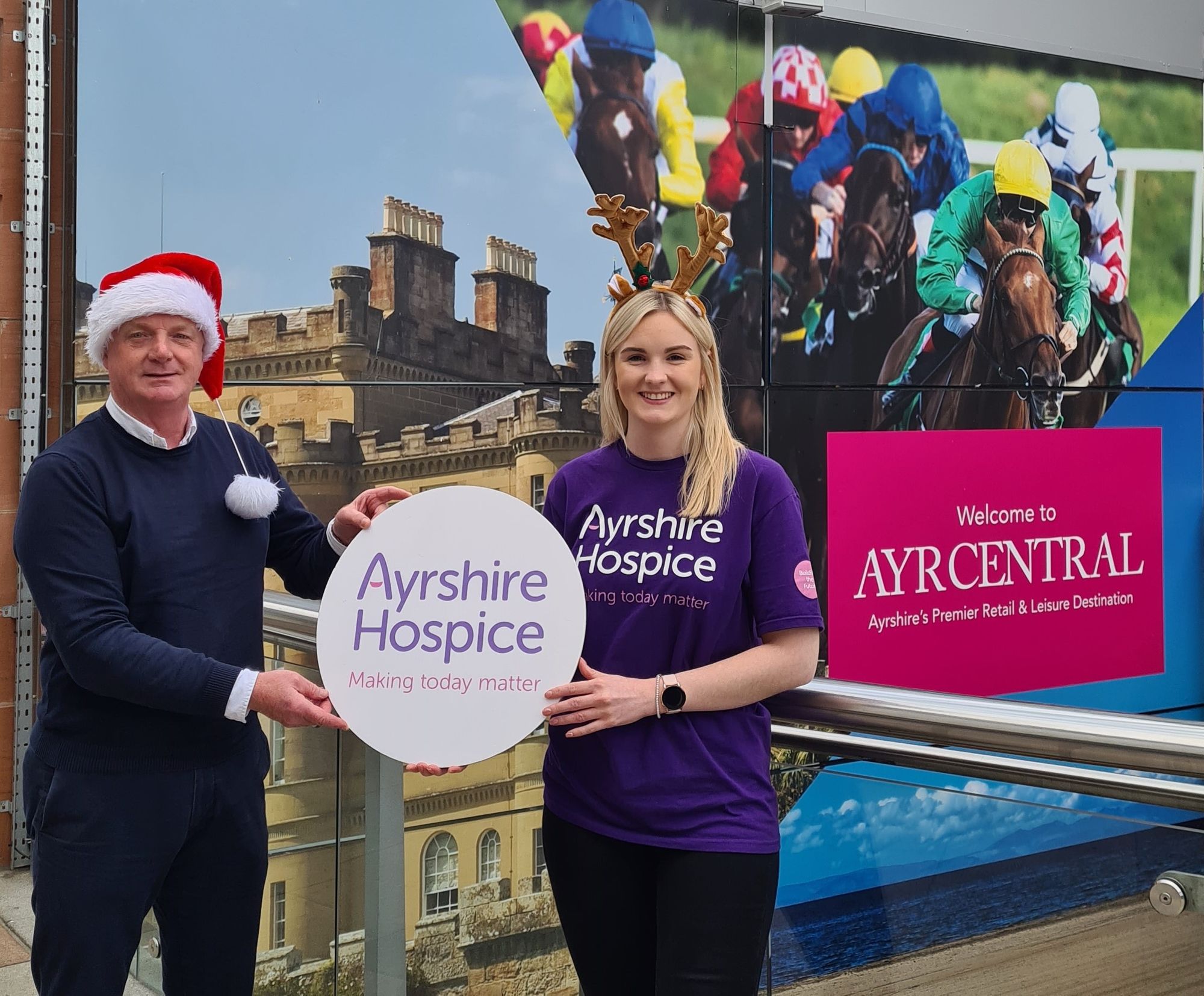Ayr Central welcomes back Santa’s Grotto in aid of your
local Hospice