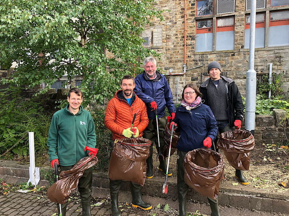 Burnley volunteers collect 20 bags of litter in River Calder clean up