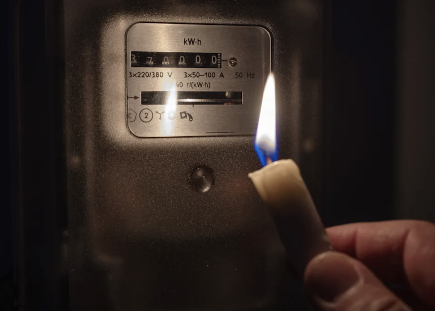 Steps you can take to prepare for a blackout as National Grid warns of power cuts this winter