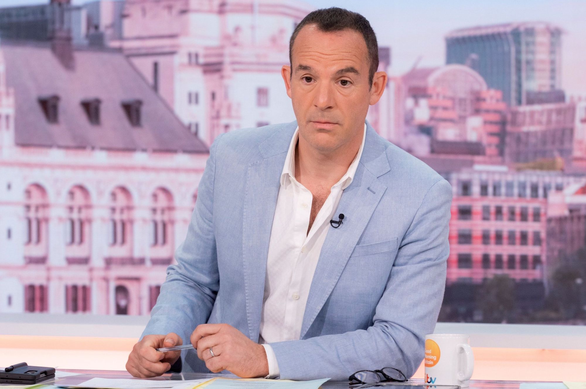 Martin Lewis declares end of ‘Trussonomics’ after Hunt tears down mini-budget
