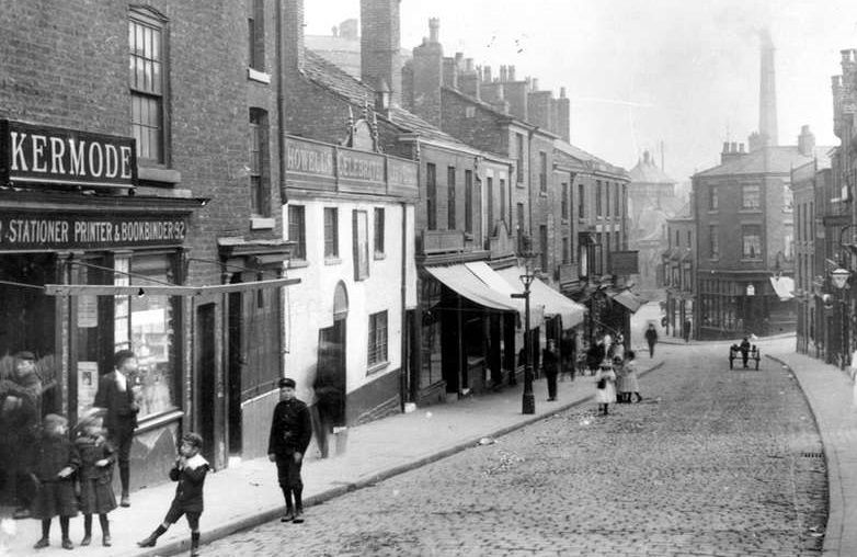 Macclesfield Nostalgia: Long lost photos show cobbled streets and favourite haunts