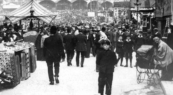 Macclesfield Nostalgia: Forgotten photo shows spectacular scenes at Treacle Town fair