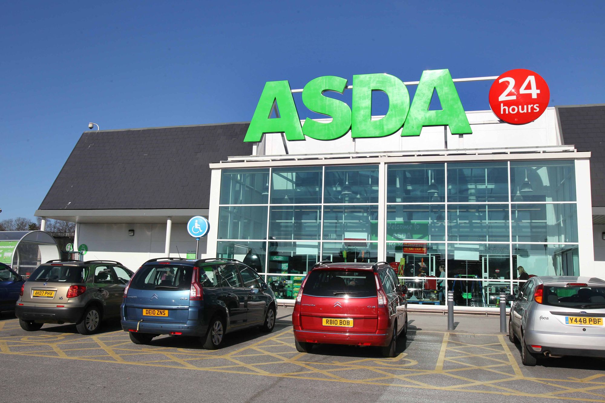 Drive-thru coffee shop plan for supermarket car park