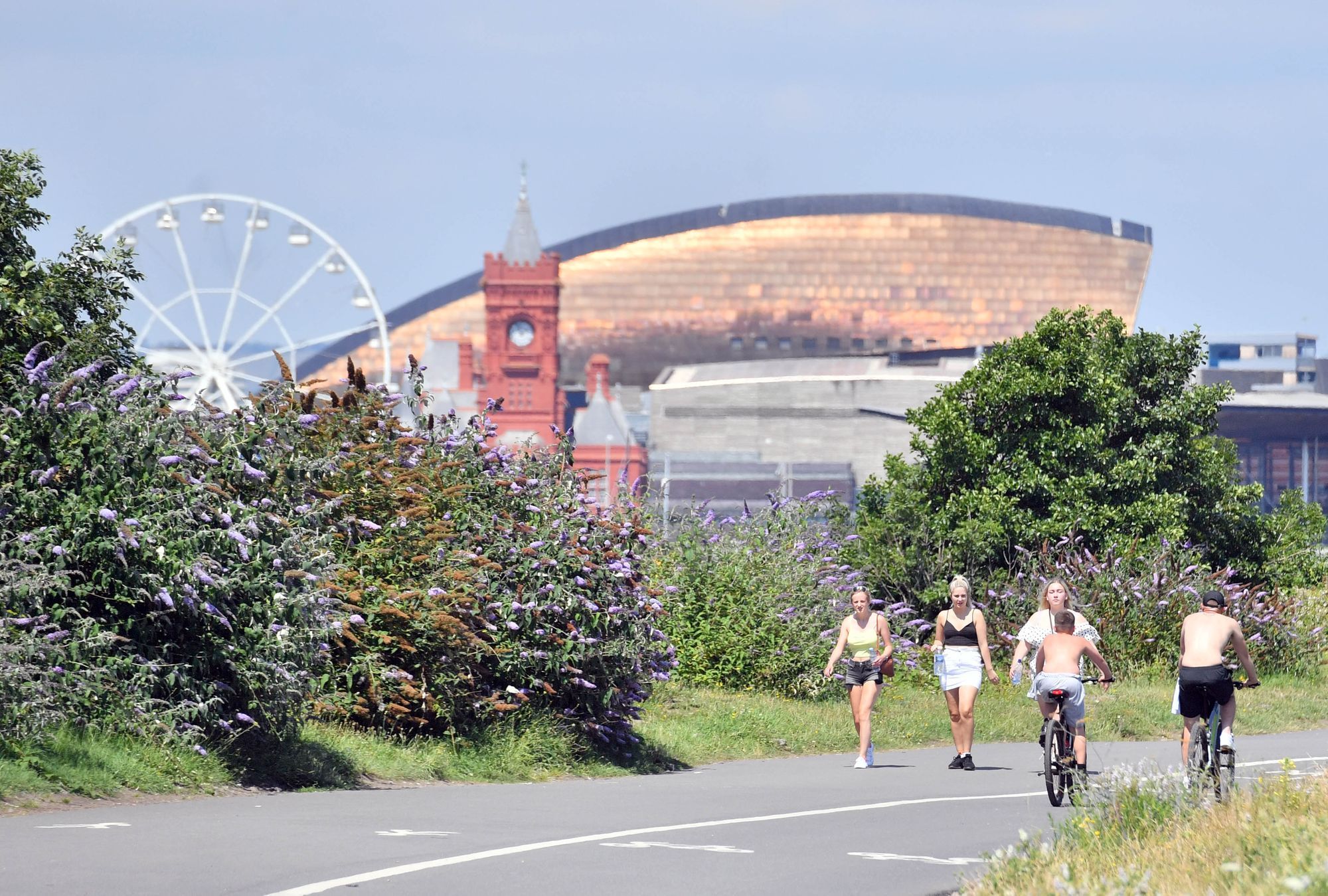 Temporary closure of Cardiff Bay Barrage