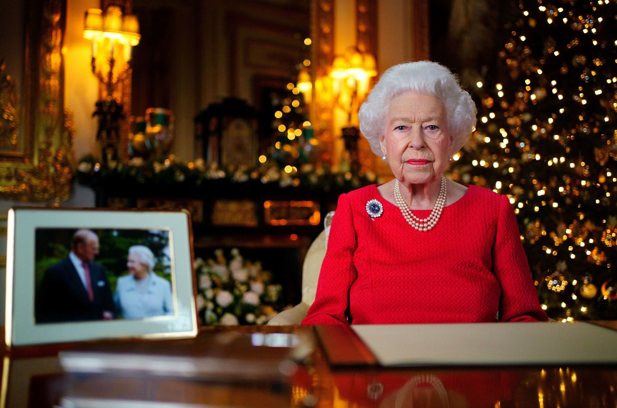 Last ever Royal Mail Christmas stamps to feature the Queen released