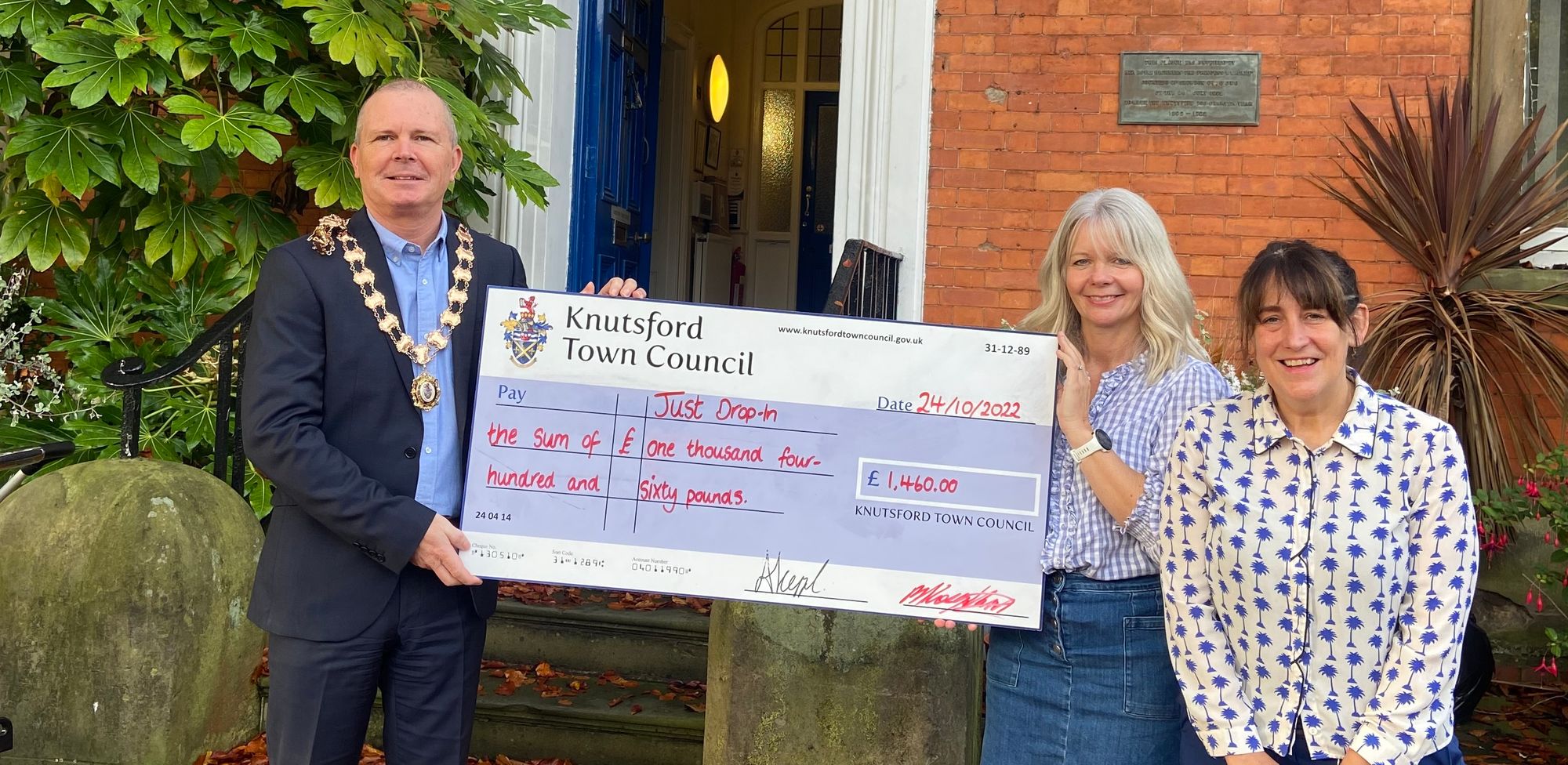Macclesfield youth counselling service Just Drop-In receives grant from Knutsford Town Council