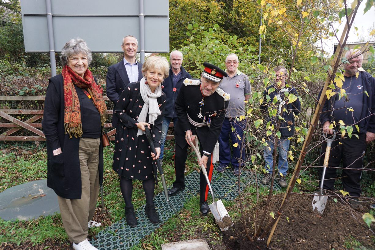 Queen’s Green Canopy branches out to homelessness charity Emmaus Hertfordshire