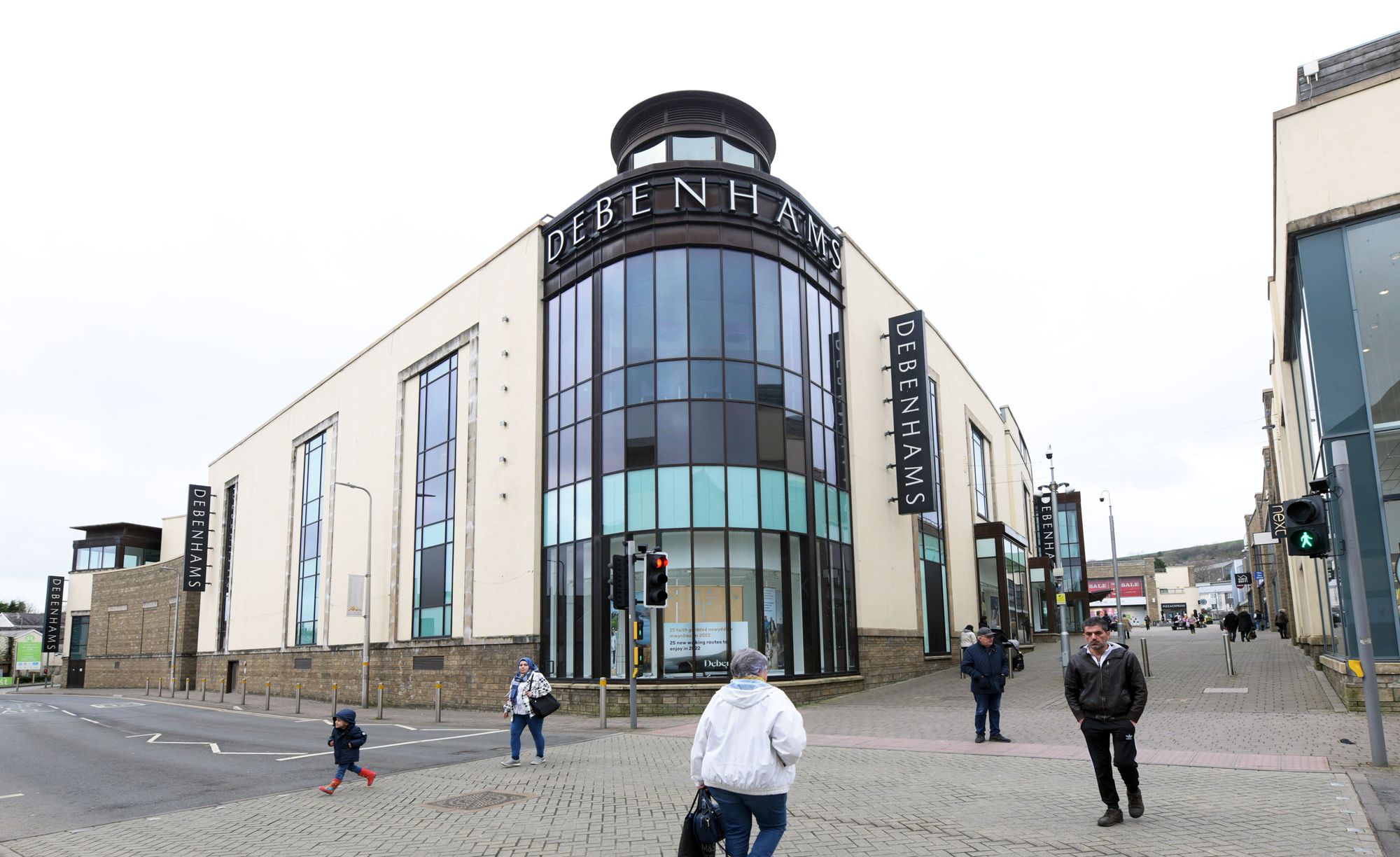 Future of Carmarthen’s former Debenhams takes next steps as plans are lodged InYourArea News