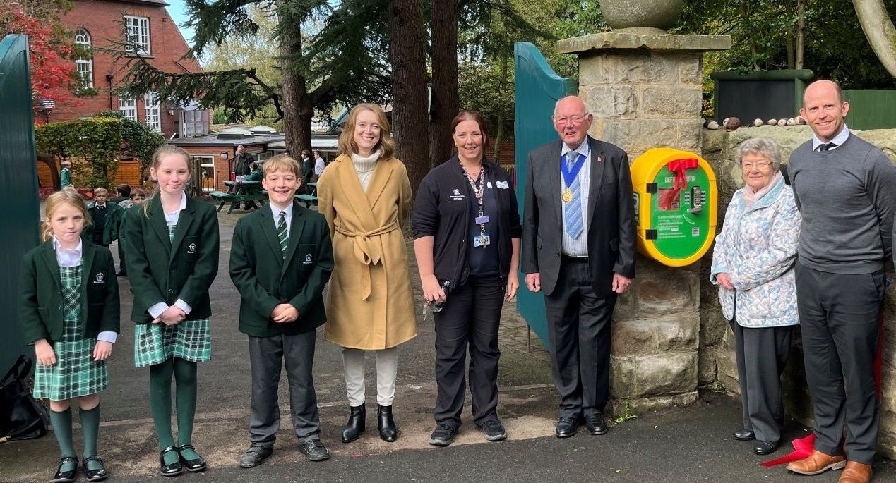 Harrogate school's fundraising initiative buys defibrillator to benefit local community