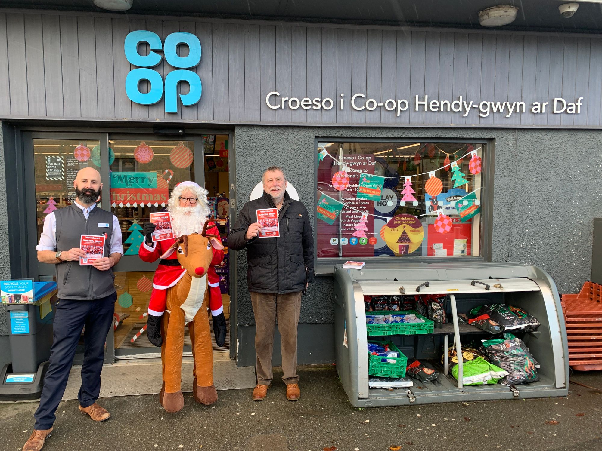 Narberth and Whitland Rotary Club join air cadets in raising funds for town foodbank