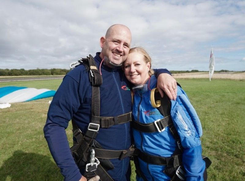 Daredevil Parkinson’s nurse does skydive in memory of late father