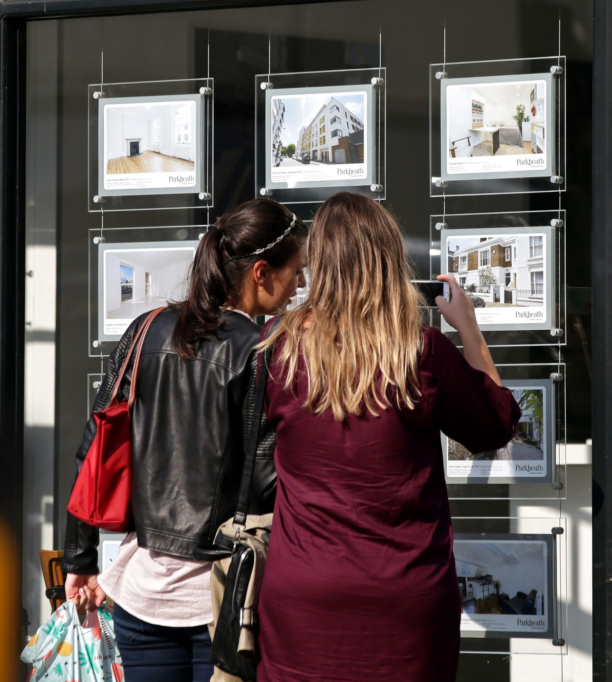 House prices fall by more than £1,000 - see what's happening in your region