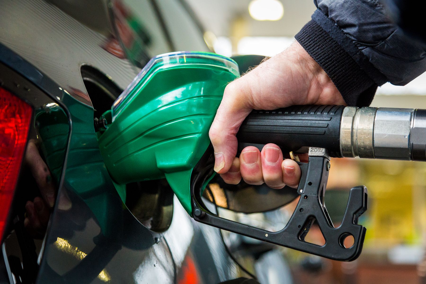 UK's cheapest petrol stations revealed as price drop could save drivers up to £4.40 per tank