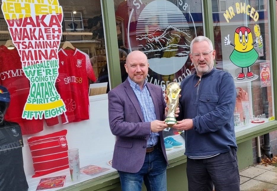 Mabon ap Gwynfor backs small businesses in Meirionnydd