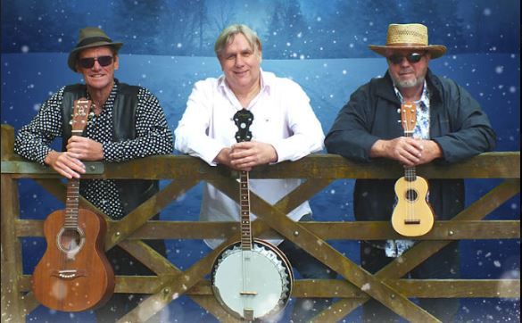The Houghton Weavers performing in Middleton as special guests