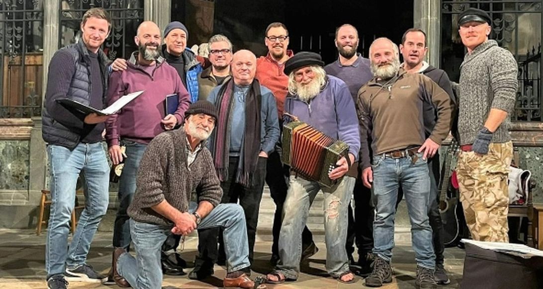 Christmas sea shanty raises funds for RNLI Christmas