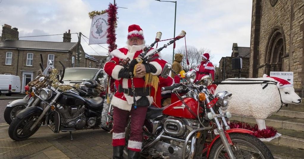 Fleet of Santas take on bike run in memory of brain tumour farmer