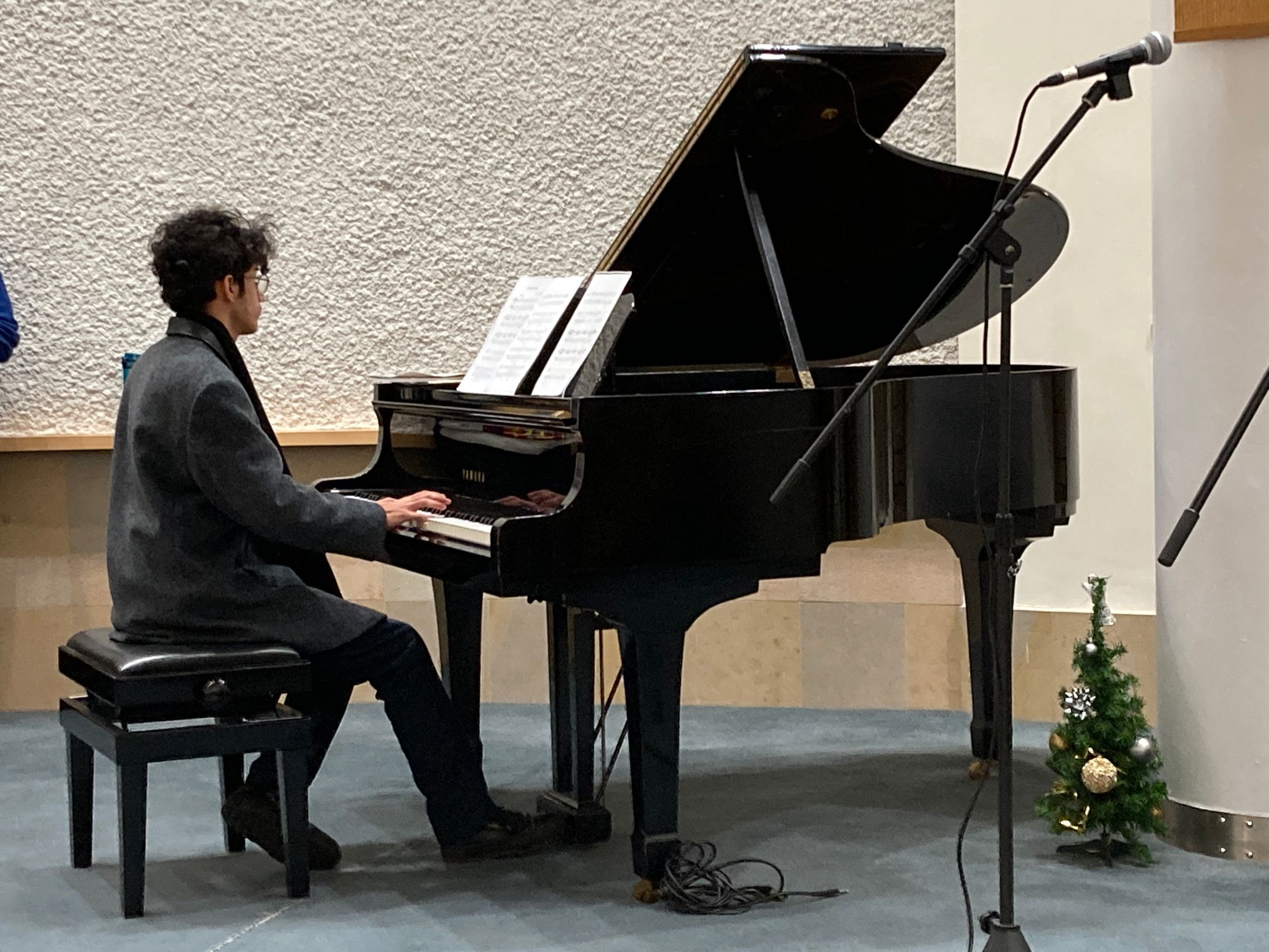 Middleton student showcases musical talent at Christmas concert