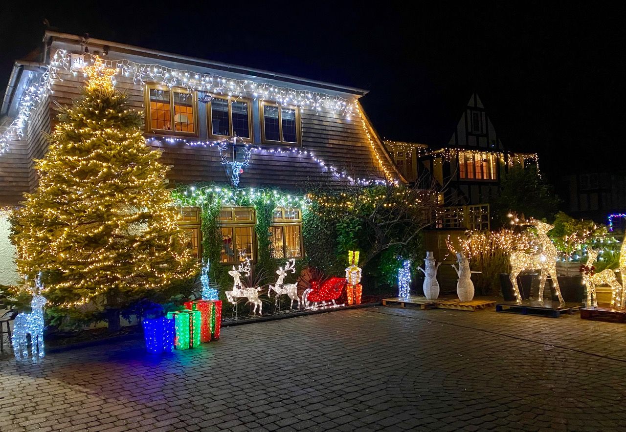 Caversham couple decorate house to raise money for Sue Ryder hospice