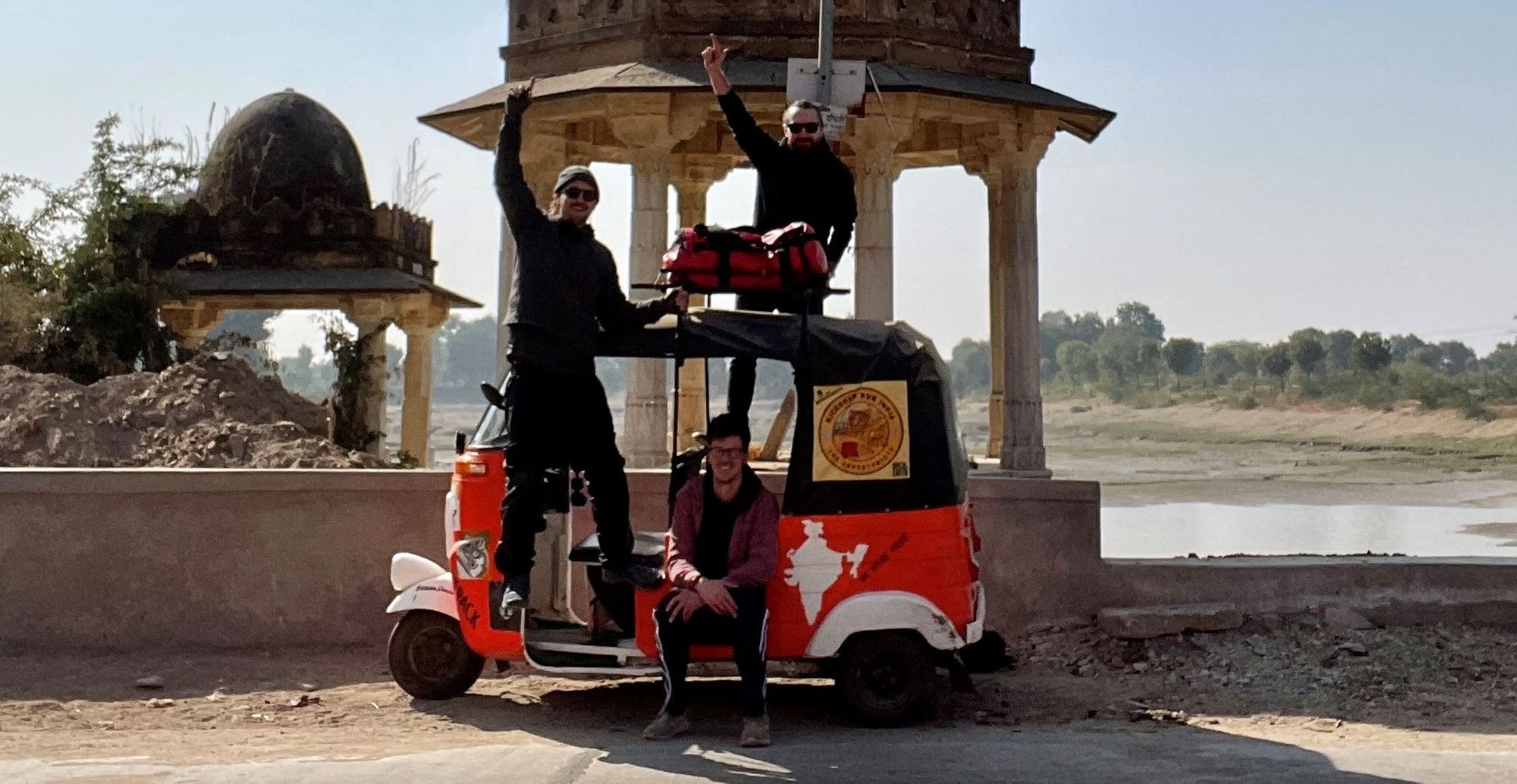 Bedford brewers begin 3,000km rickshaw ride across India