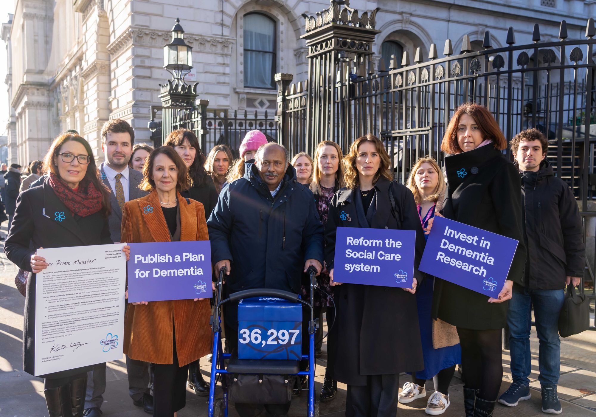Celebrities and West Midlands MPs deliver letter to PM to fulfil dementia promise