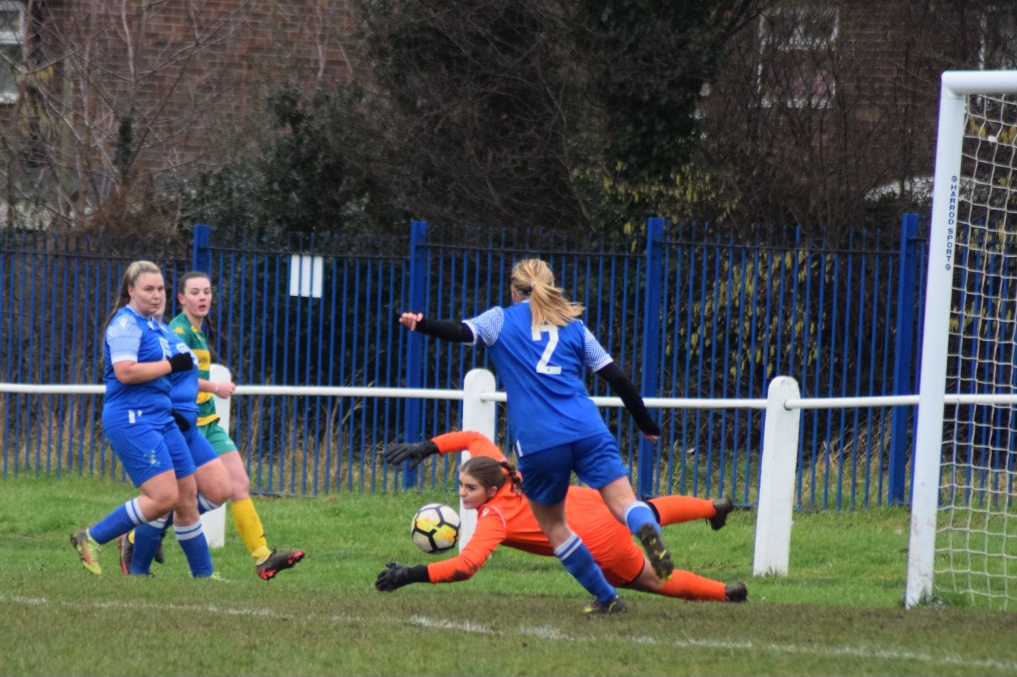 Football: Contentious end to six goal thriller