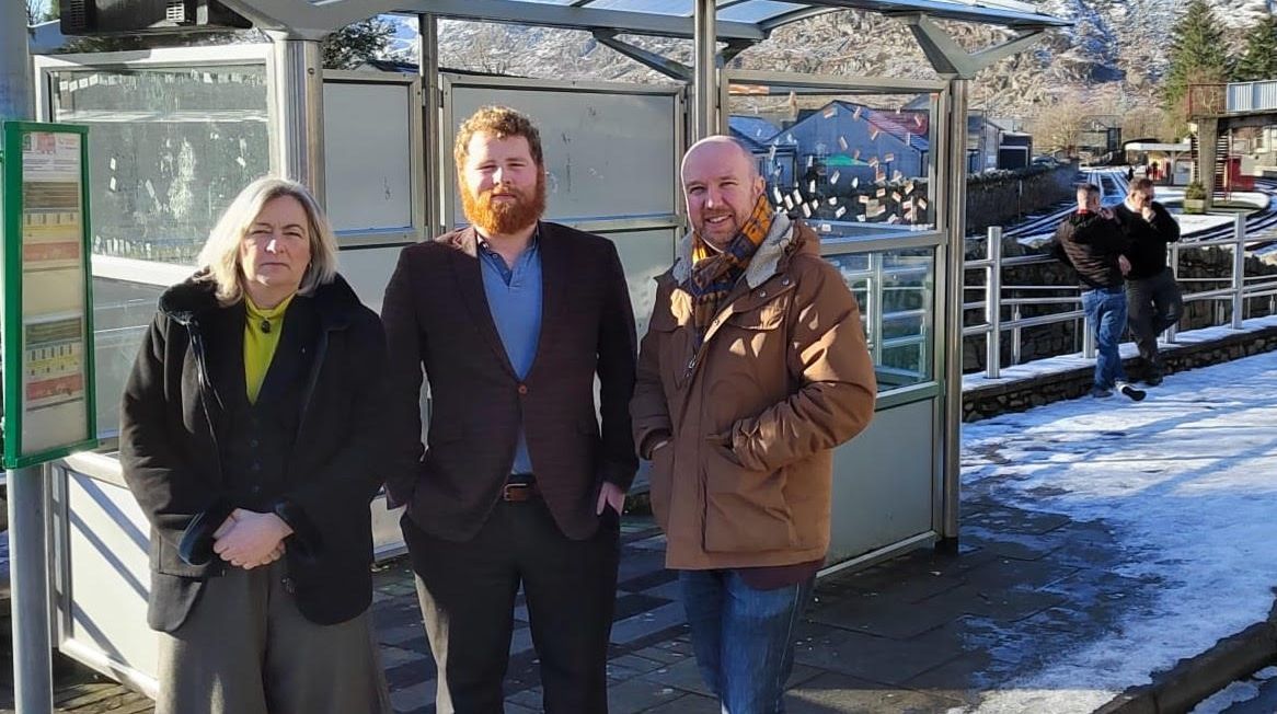 Plaid Cymru MS urges Senedd to save 'vital' Blaenau Ffestiniog bus