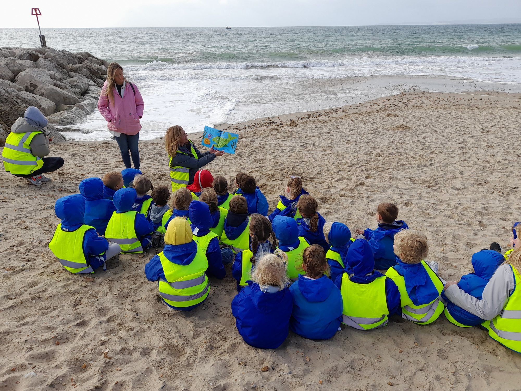 Buckets of fun as Bournemouth pupils enjoy hands-on learning at beach school