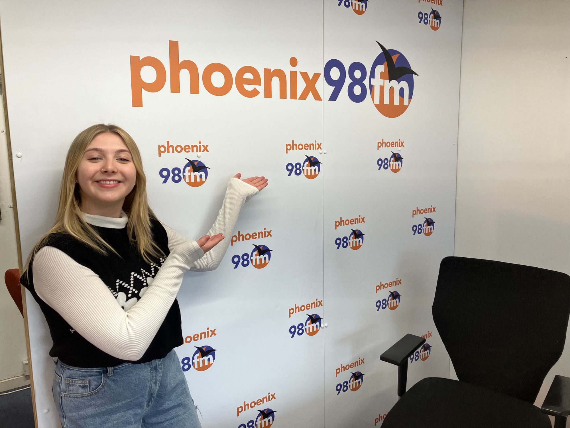 Phoenix FM: Brentwood singer shares new single and career update