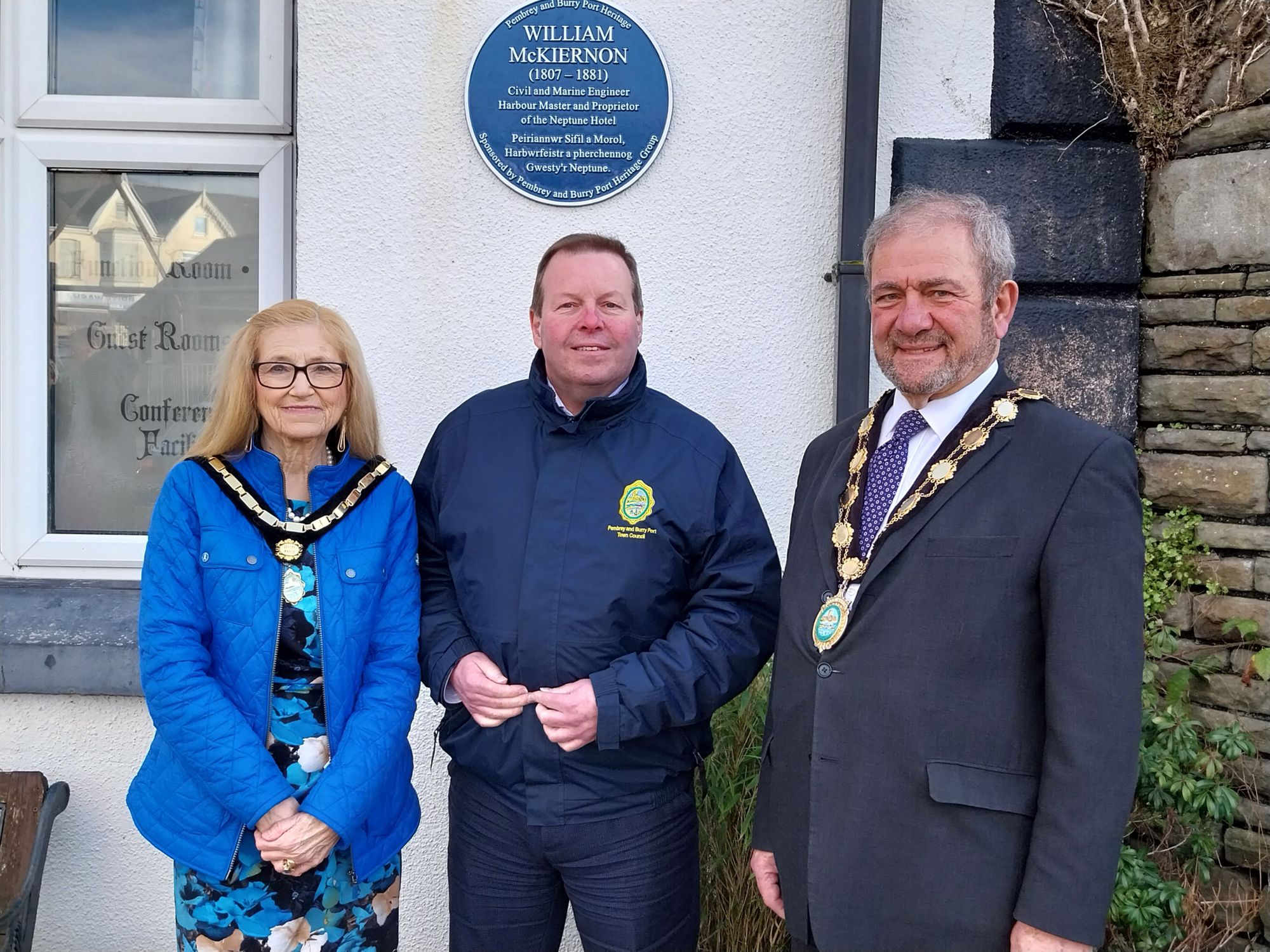 Blue plaque unveiled in Burry Port for engineer who helped develop town
