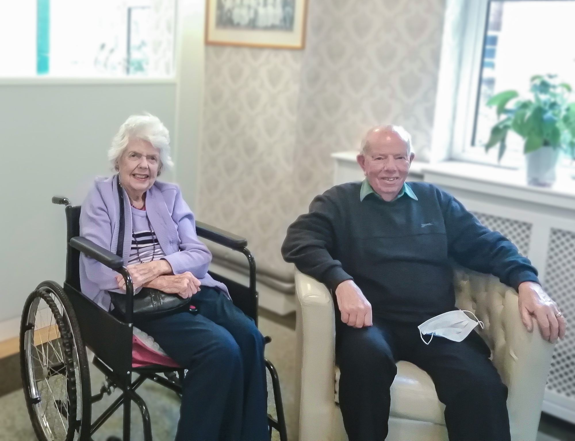 Visit from a former milk boy has Bournemouth care home reminiscing