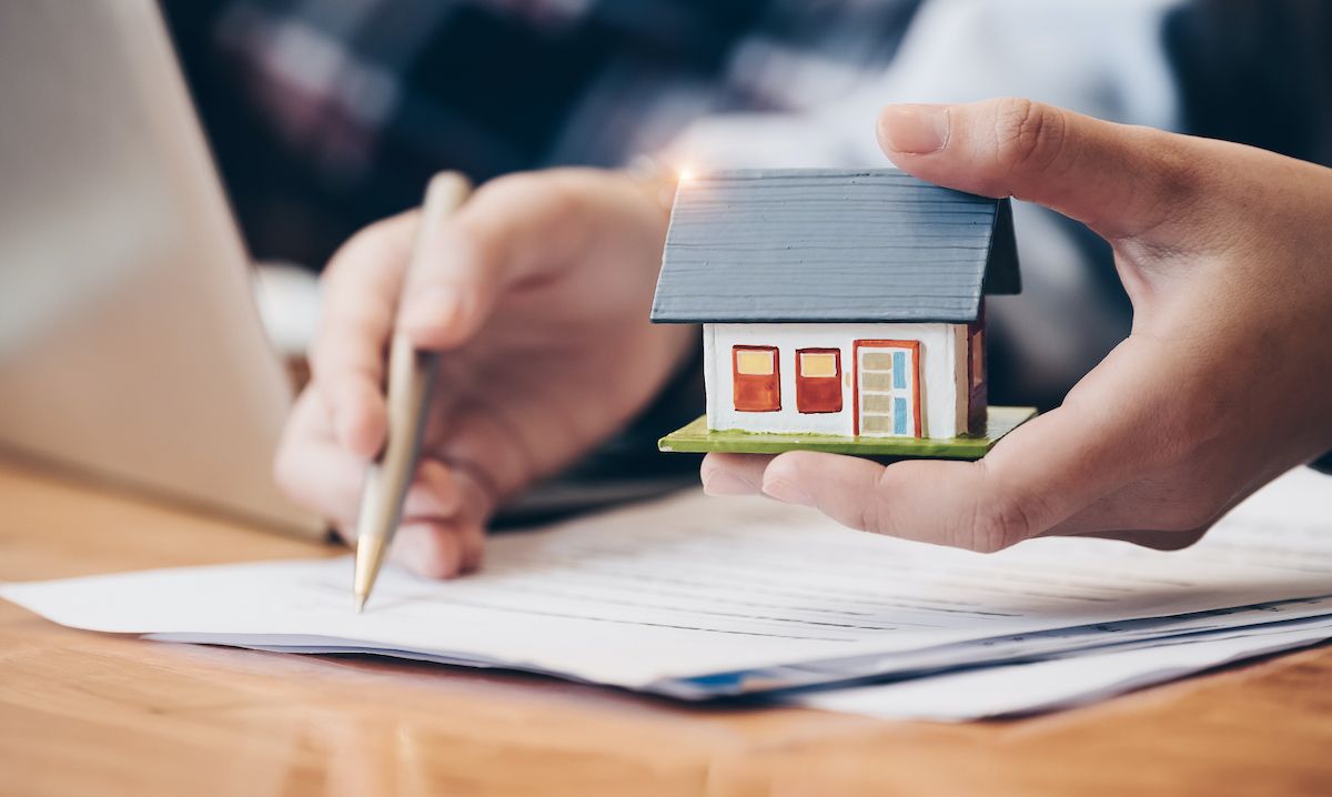 Property expert urges people to avoid simple home insurance mistake - can cost you hundreds of pounds