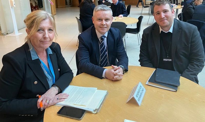 Herts MP holds Parliament meeting to review Christmas water emergency