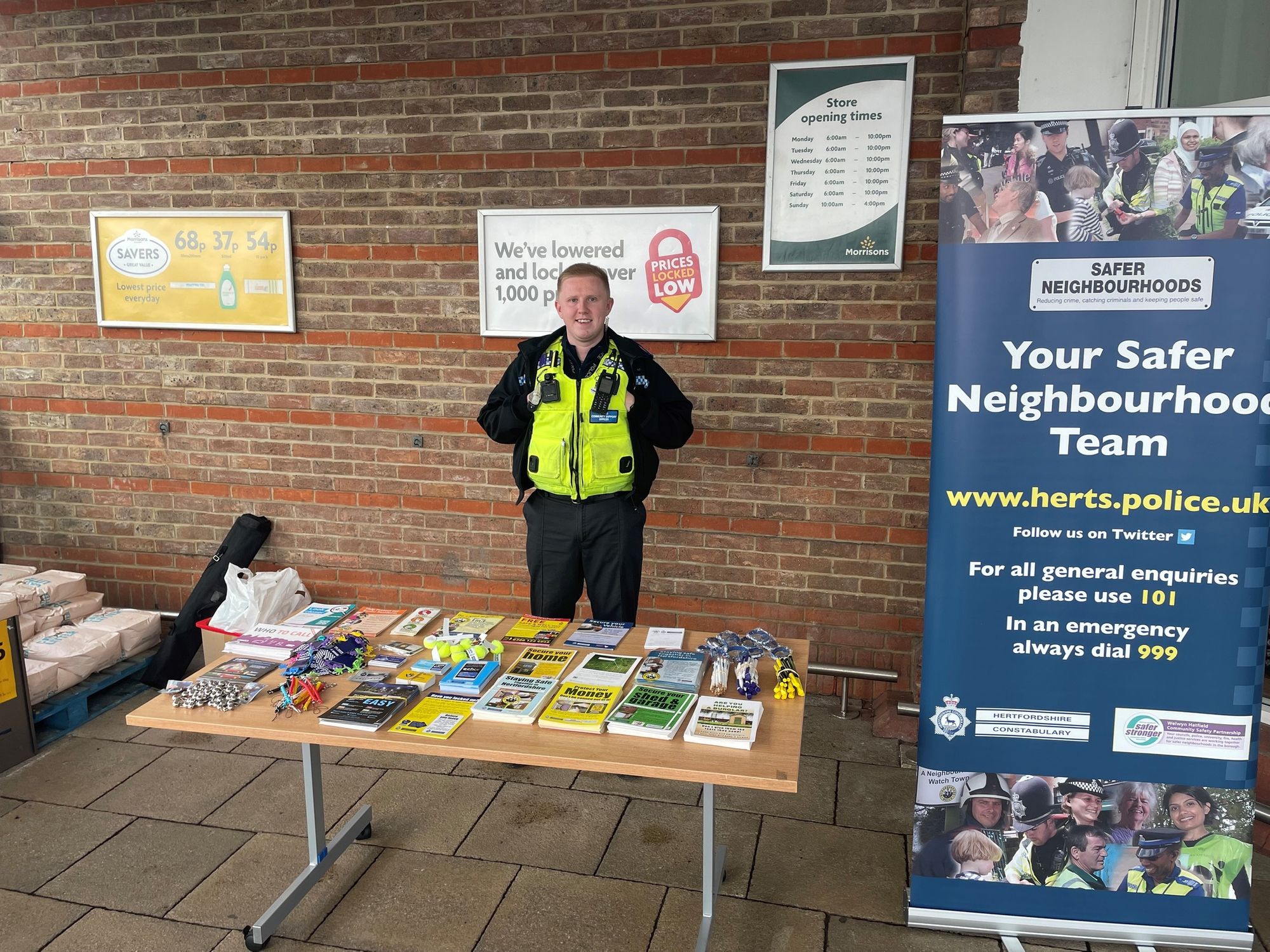 Welwyn Hatfield officers celebrate Neighbourhood Policing Week on social media
