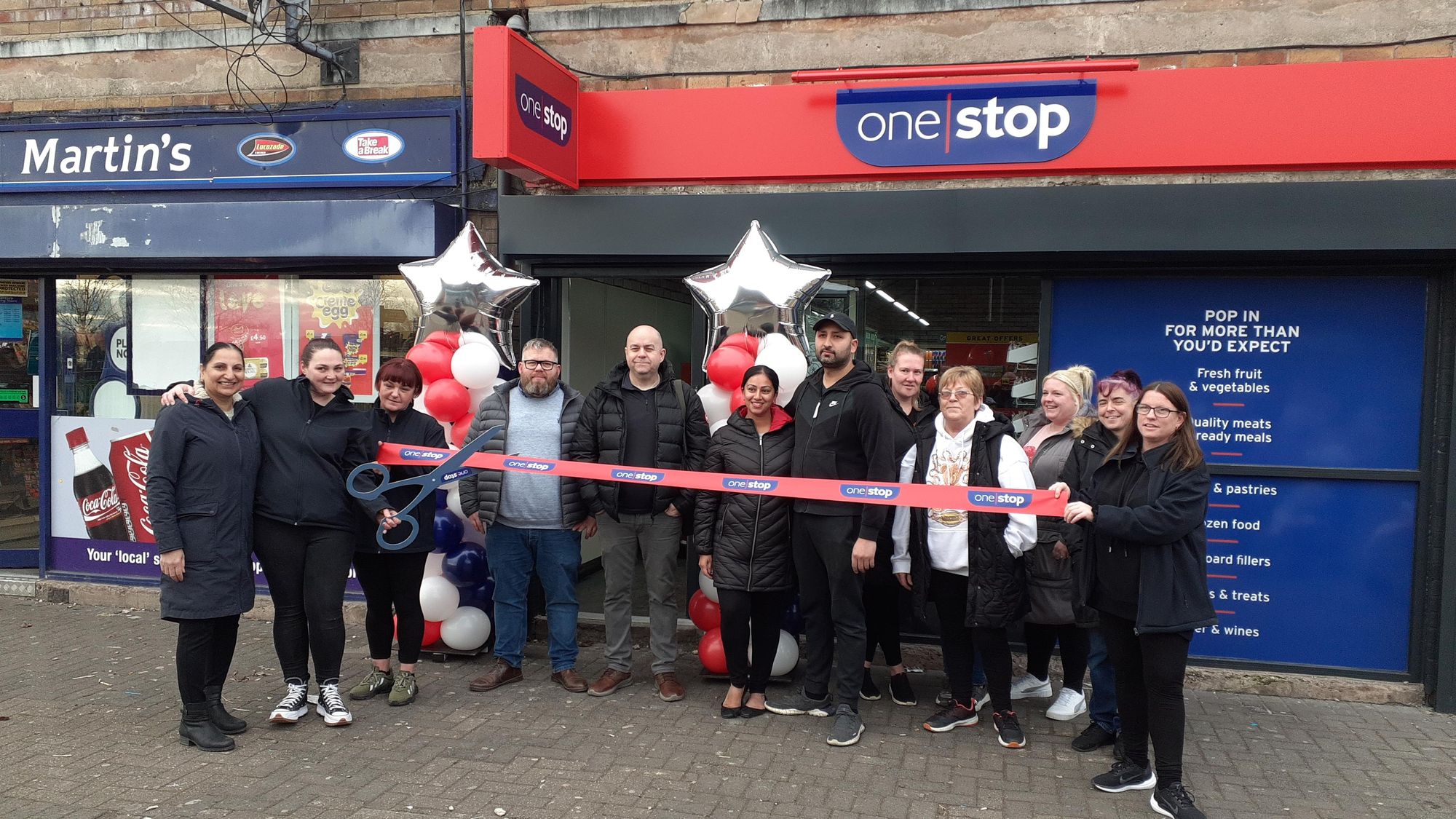 Shoppers welcomed to ribbon cutting as store opens in Widnes