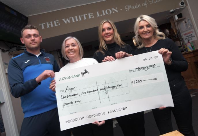 Llanelli family’s thanks for cancer charity prompts fundraising pledge