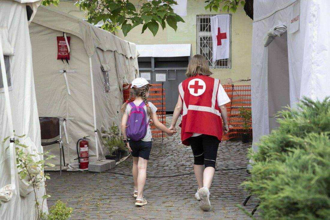 Surrey Freemasons help reunite Ukrainian families