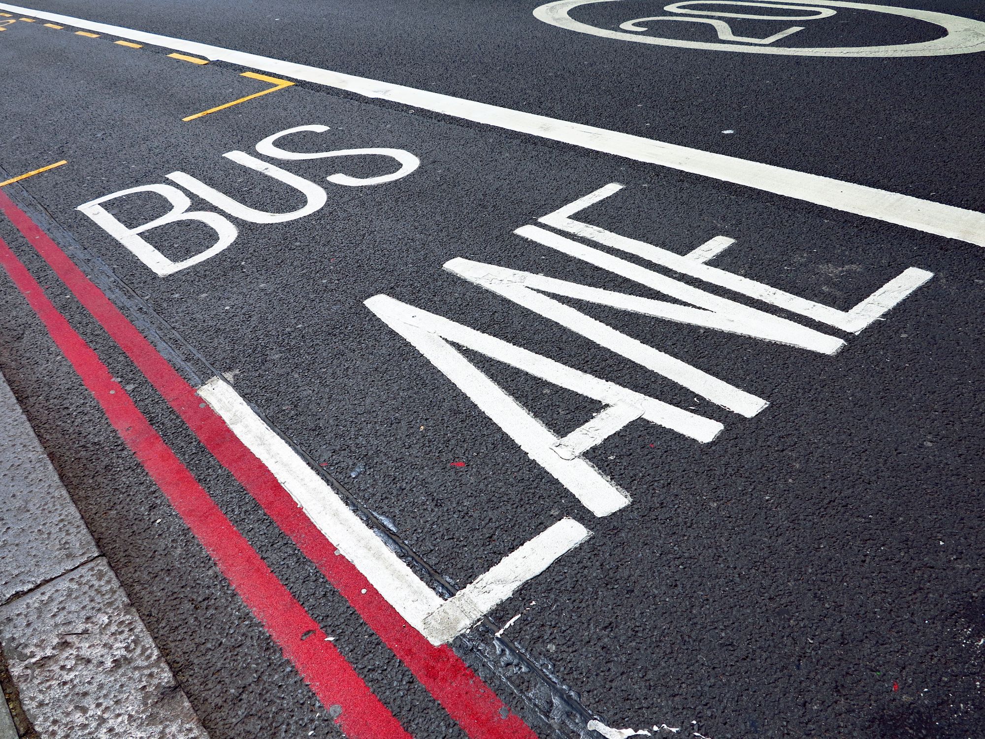 Rule change could allow parents to use bus lanes on school run