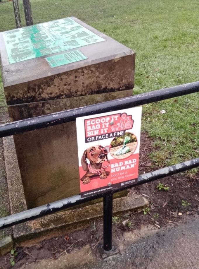 New dog fouling signs installed at Middleton park