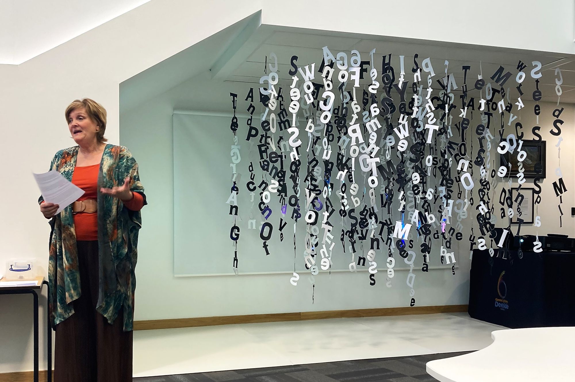 Artist theatr yn cyflwyno arddangosfa wedi ei ysbrydoli gan waith dur hanesyddol