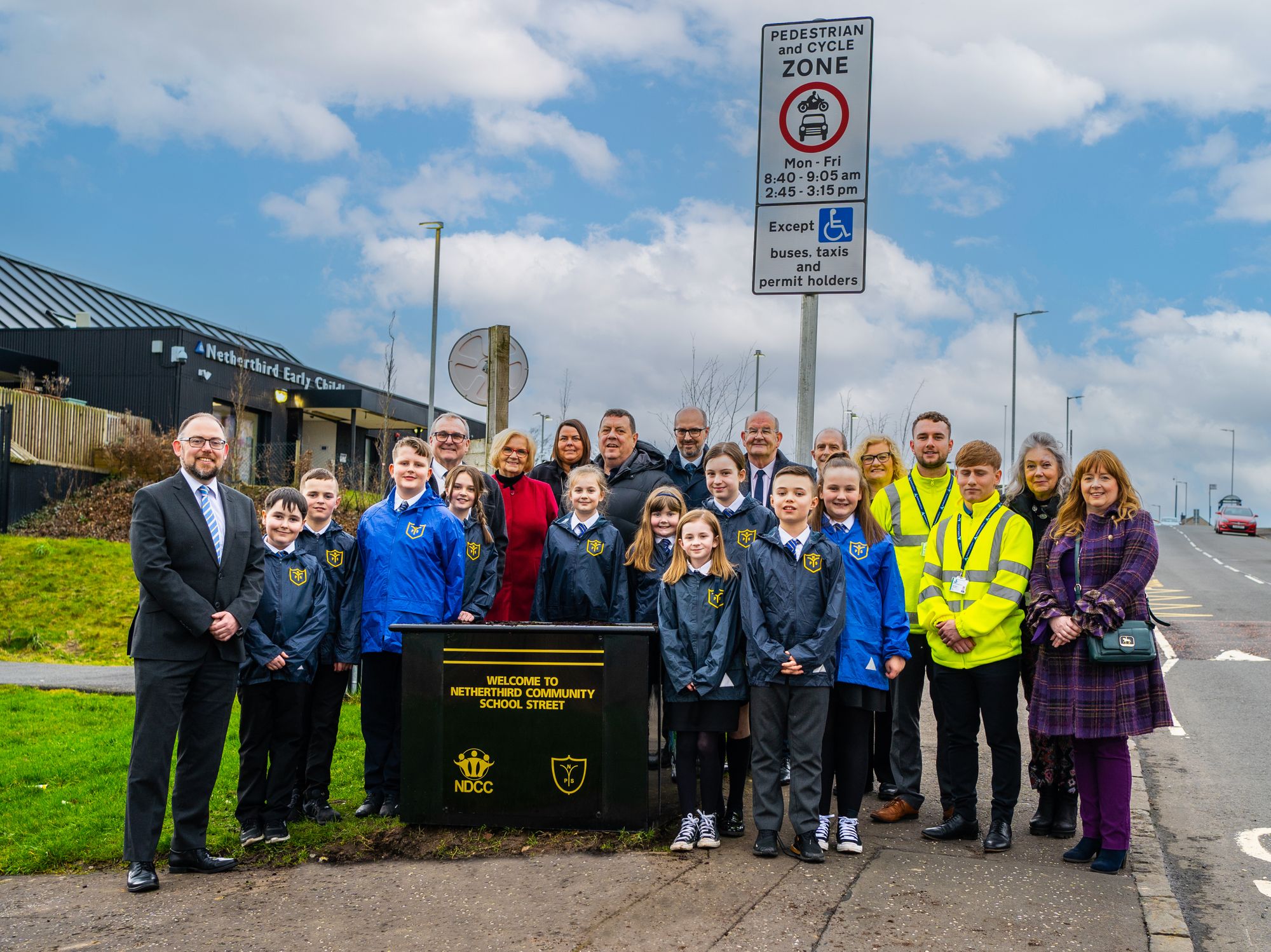 School Street trial starts at Netherthird PS in a  bid to improve road safety