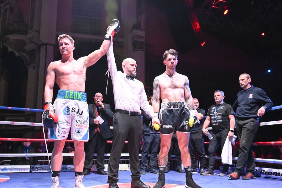 Widnes Boxing: Leon wins fight in third round