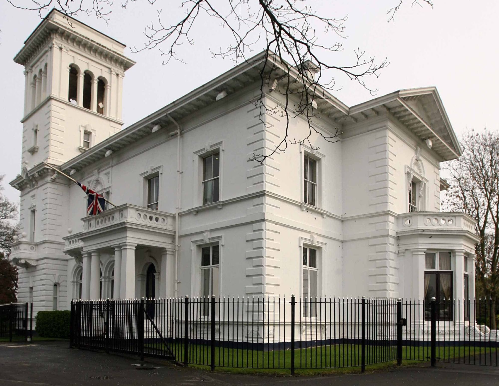 Halton Council looking for someone to 'lead decisively' in £134k role
